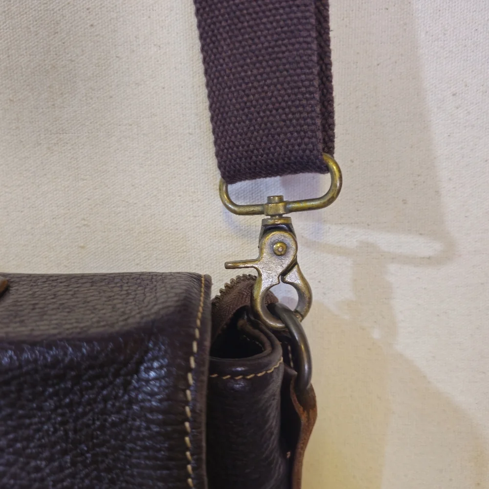 Classic Brown Leather Men's Messenger Bag